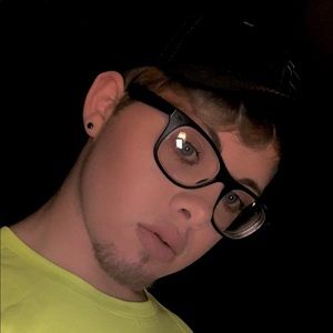 Meet your Posher, Devin